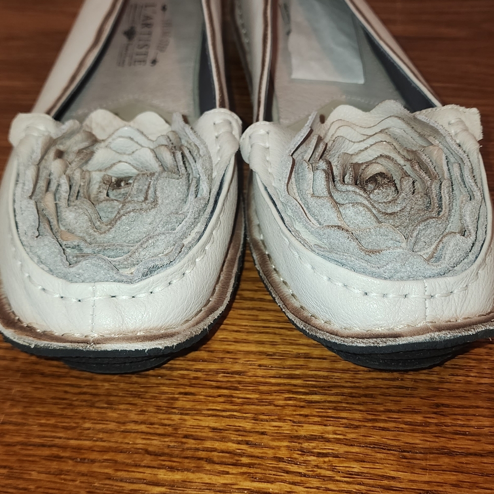 L'ARTISTE By SPRING STEP elegant White/Grey Leather Women's Loafers - Picture 2 of 6